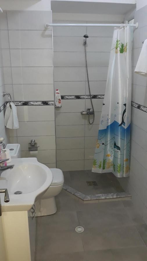 Odise'S Suite Korce Bagian luar foto