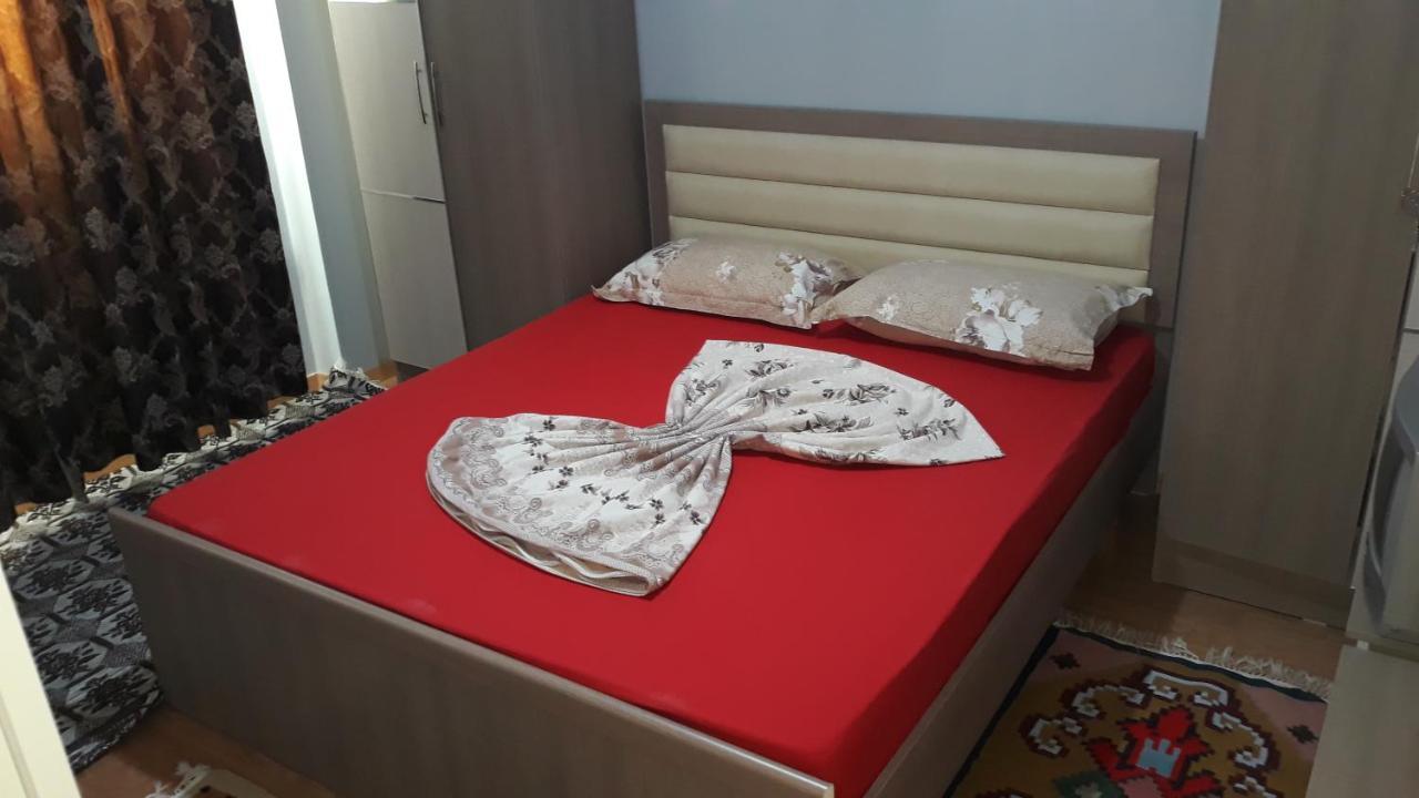 Odise'S Suite Korce Bagian luar foto